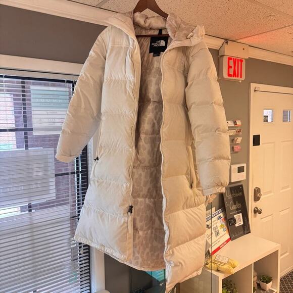 The North Face Nuptse Belted Long Parka White Cream | Size Medium M | BNWT - Picture 2 of 8